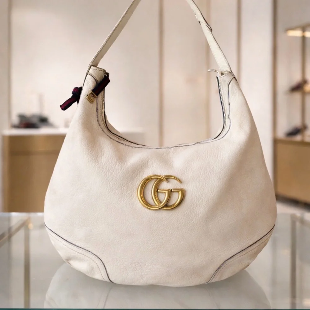 Gucci Cream Leather Hobo Bag with Gold GG Emblem - Picture 2 of 11